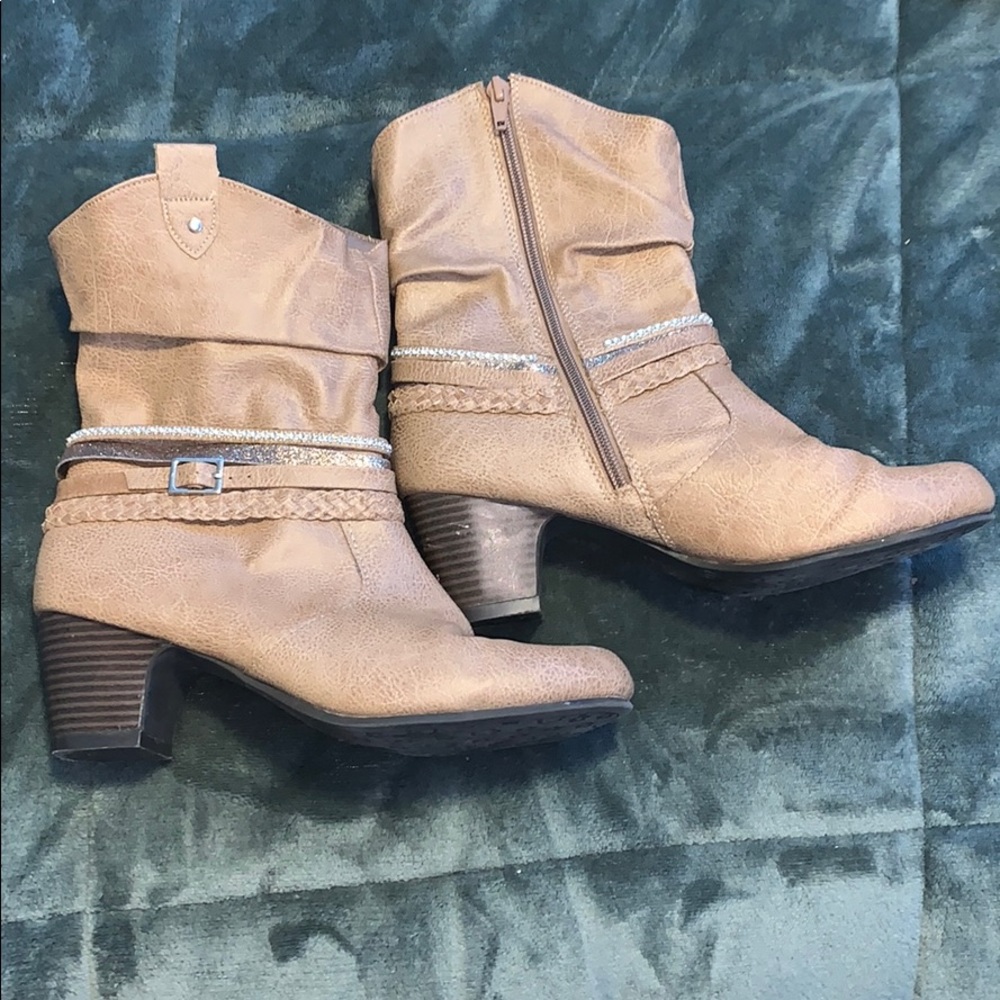 High heel boots